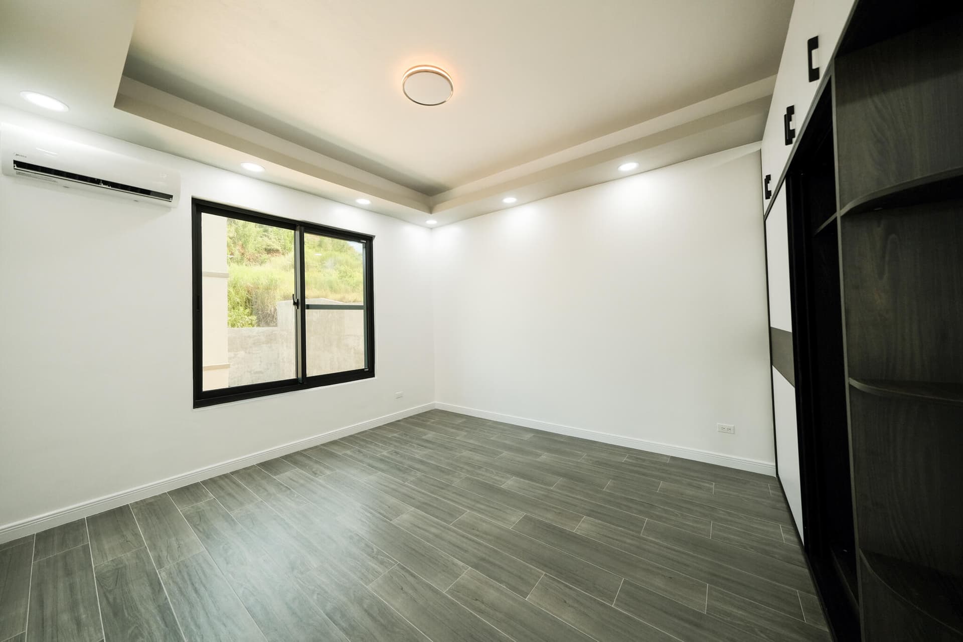 2nd Flr Guest Room 1